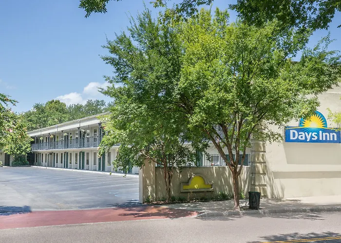 Days Inn By Wyndham Charleston Historic District